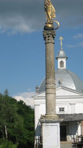 Підкамінь: Корiнфська колона